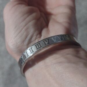 VINTAGE STAINLESS STEEL HIGH QUALITY ROMAN NUMERALS CUFF BANGLE 7" BRACELET
